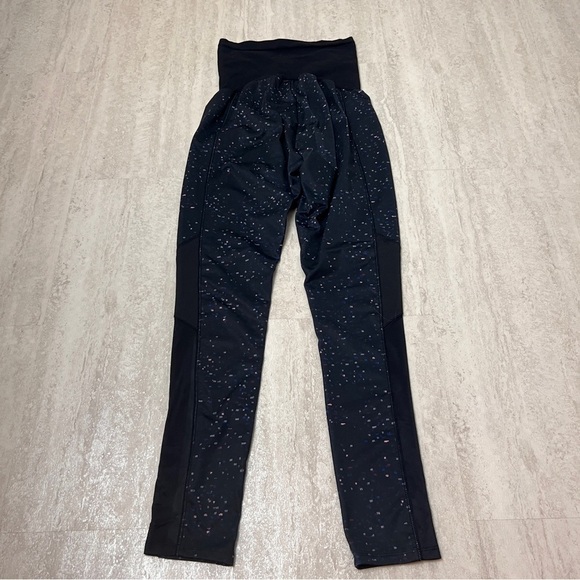 Motherhood Maternity workout leggings mesh medium - Picture 8 of 10